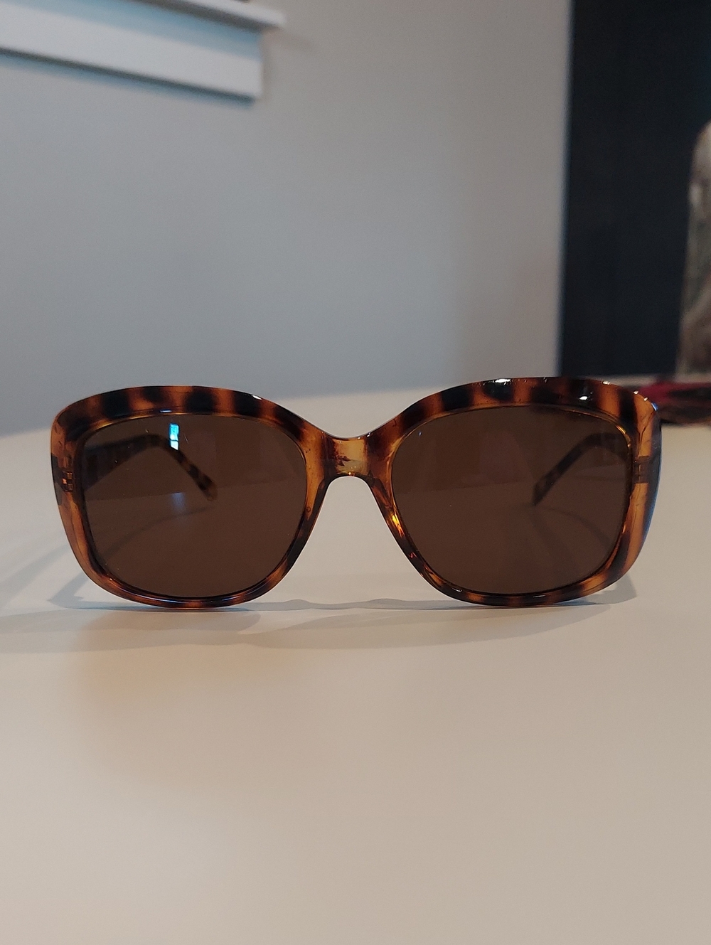 Vintage Tortoiseshell Sunglasses - Square Brown Lenses